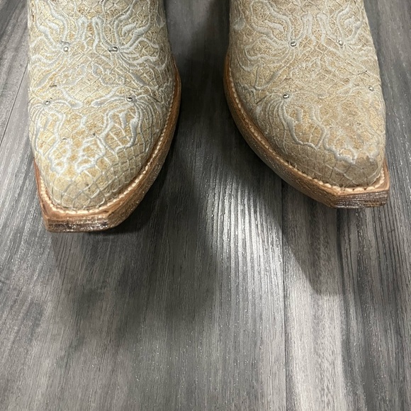 Corral Women's Floral Cutout Western Boots - Picture 6 of 7